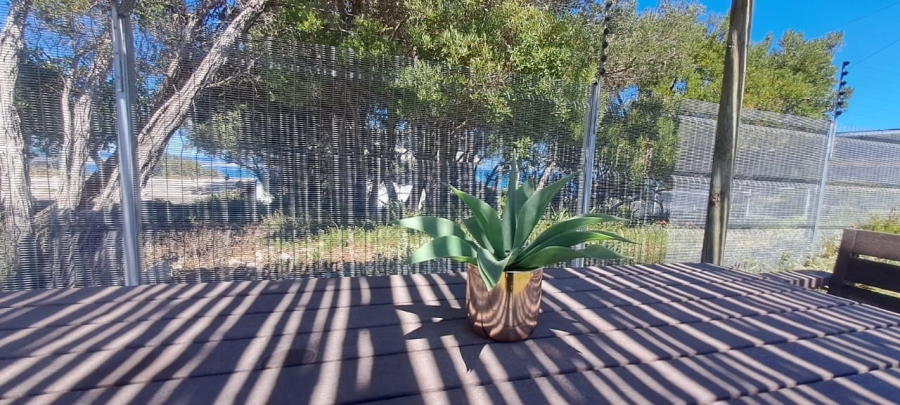 4 Bedroom Property for Sale in Sandbaai Western Cape